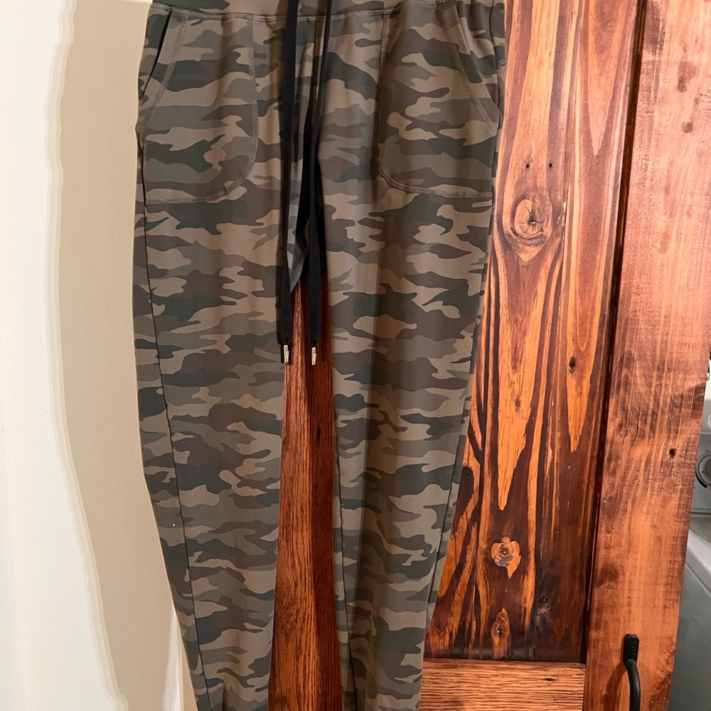 ZYIA Camouflage Jogger Pants